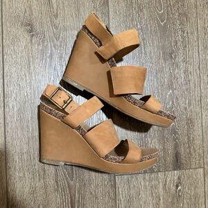 Franco Sarto Tan Wedge Sandals with Adjustable Straps. Size 5